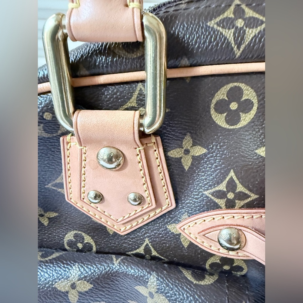 Louis Vuitton Monogram PM Manhattan Handbag - Picture 4 of 13